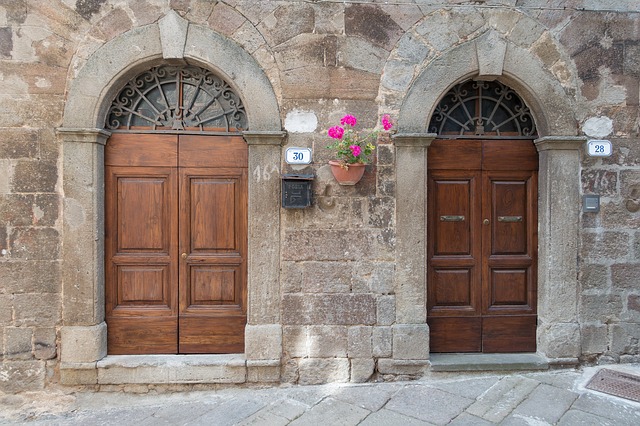 I carabinieri possono entrare in casa senza mandato?